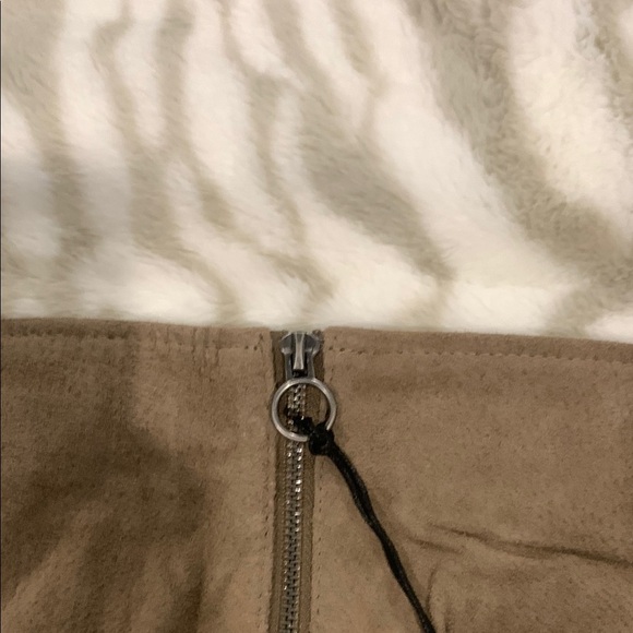 Blank NYC Tan Pencil Mini Skirt with Slit for Work - Picture 5 of 5